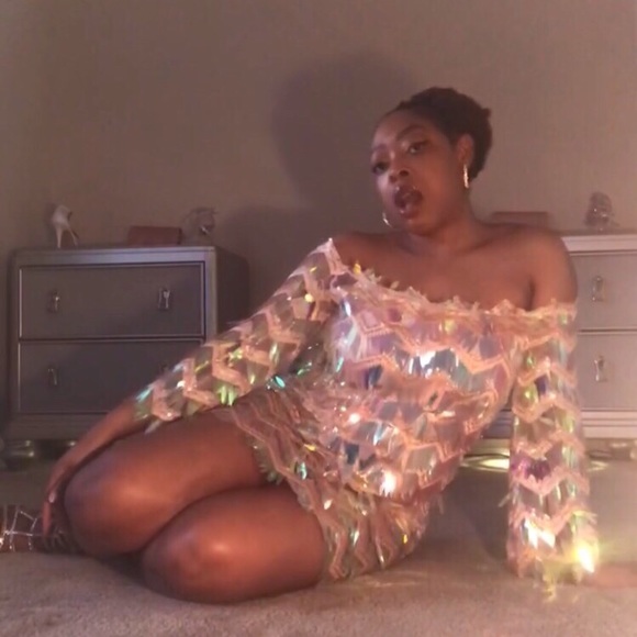 Dresses & Skirts - 🎀 Iridescent Sequin Dress 🎀